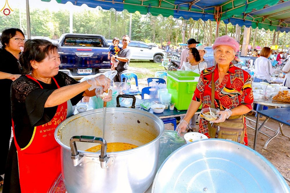 ภาพ No.268094:วันที่ 26 ตุลาคม พ.ศ. 2568 พิธีทอดกฐินสามัคคีทั่วไทย ณ วัดทุ่งสาย อ.ท่าตะเกียบ จ.ฉะเชิงเทรา โดยคณะศิษยานุศิษย์ บูชาธรรม 81 ปี หลวงพ่อธัมมชโย