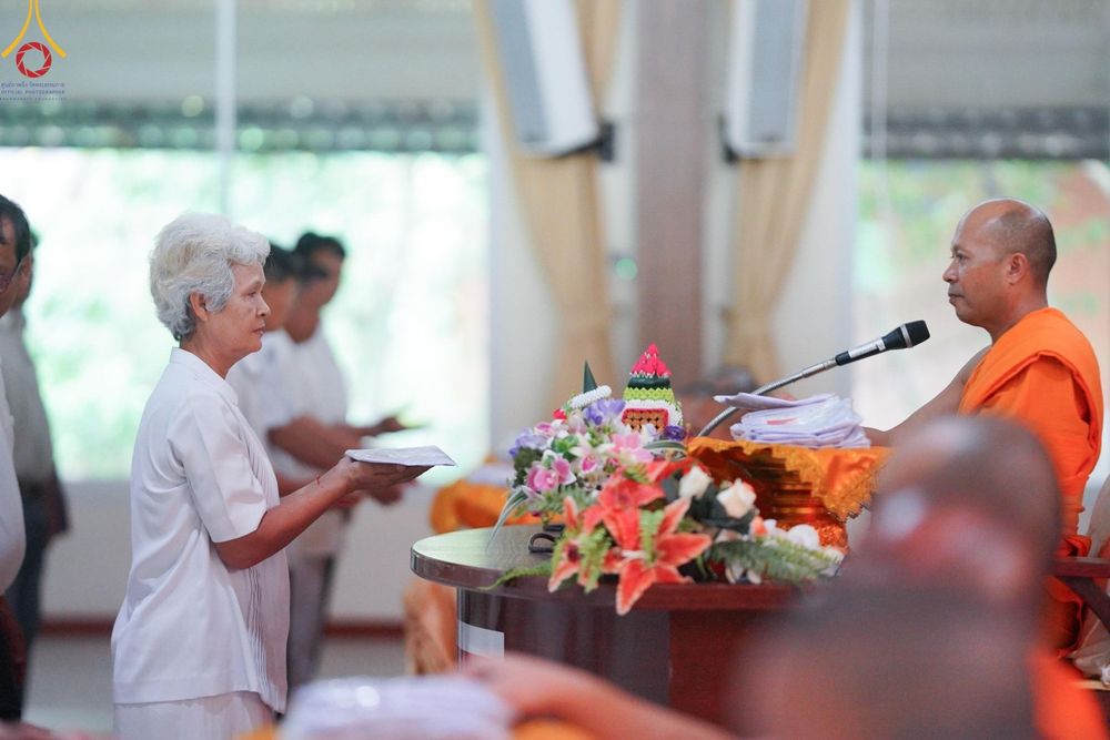 ภาพ No.153686:โครธการอุบาสกแก้ว อุบาสิกาแก้ว รุ่นที่ 1 ตัวแทนทอดกฐินสามัคคีทั่วไทย 30,000 วัด บูชาธรรม 80 ปี หลวงพ่อธัมมชโย ระหว่างวันที่ 6-8 กันยายน พ.ศ. 2567 ณ ศูนย์การศึกษาเขาแก้วเสด็จ จ.ปราจีนบุรี
