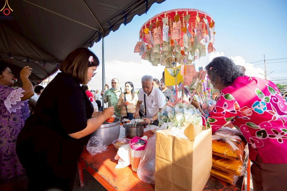 ภาพ No.252066:วันที่ 11 ตุลาคม พ.ศ. 2568 พิธีทอดกฐินสามัคคีทั่วไทย 30,000 วัด โดยคณะศิษยานุศิษย์ บูชาธรรม 81 ปี หลวงพ่อธัมมชโย ณ วัดลาดบัวหลวง จ.พระนครศรีอยุธยา