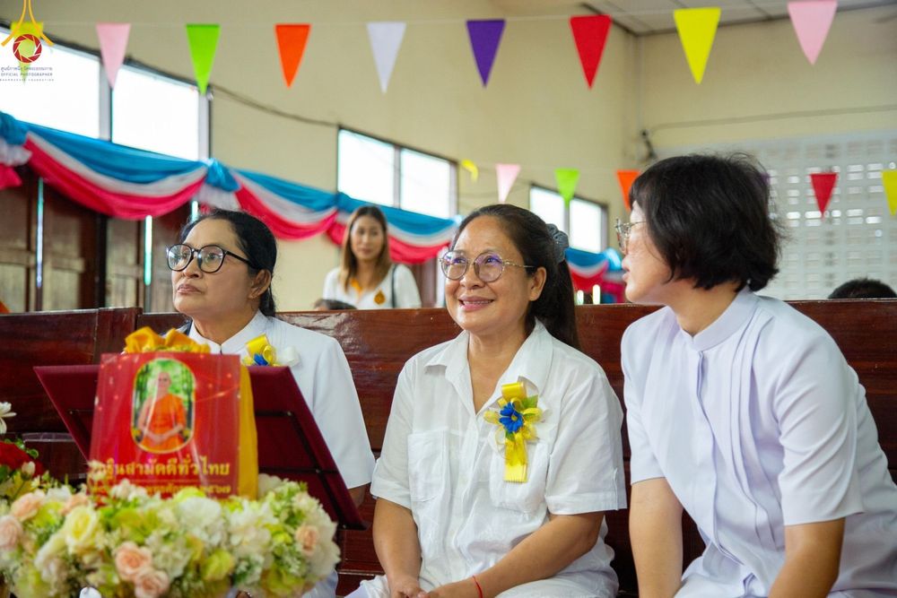 ภาพ No.168018:พิธีทอดกฐิน ณ วัดดอนเสาเกียดมิลินทบุณยาราม ต.บางแขม อ.เมืองนครปฐม จ.นครปฐม ในโครงการกฐินสามัคคีทั่วไทย 30,000 วัด บูชาธรรม 80 ปี หลวงพ่อธัมมชโย โดยคณะศิษยานุศิษย์วัดพระธรรมกาย วันที่ 20 ตุลาคม พ.ศ. 2567