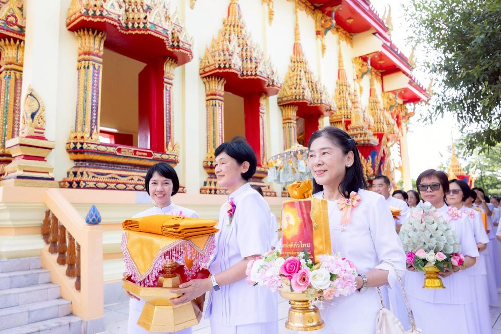 ภาพ No.259215:วันที่ 19 ตุลาคม พ.ศ. 2568 พิธีทอดกฐินสามัคคีทั่วไทย 30,000 วัด โดยคณะศิษยานุศิษย์ บูชาธรรม 81 ปี หลวงพ่อธัมมชโย ณ วัดบ้านพร้าวนอก ต.เชียงรากใหญ่ อ.สามโคก จ.ปทุมธานี