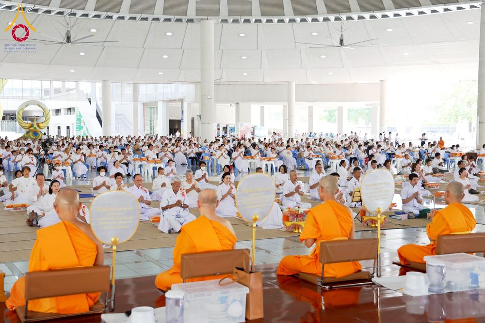 ภาพ No.263006:วันที่ 21 ตุลาคม พ.ศ. 2568 (วันพระ แรม 14 ค่ำ เดือน 11) พิธีบุพเปตพลี ครั้งที่ 171 ร่วมอุทิศบุญแด่หมู่ญาติที่ล่วงลับไปแล้ว และสืบทอดอายุพระพุทธศาสนา ณ หอฉันคุณยายอาจารย์ฯ วัดพระธรรมกาย