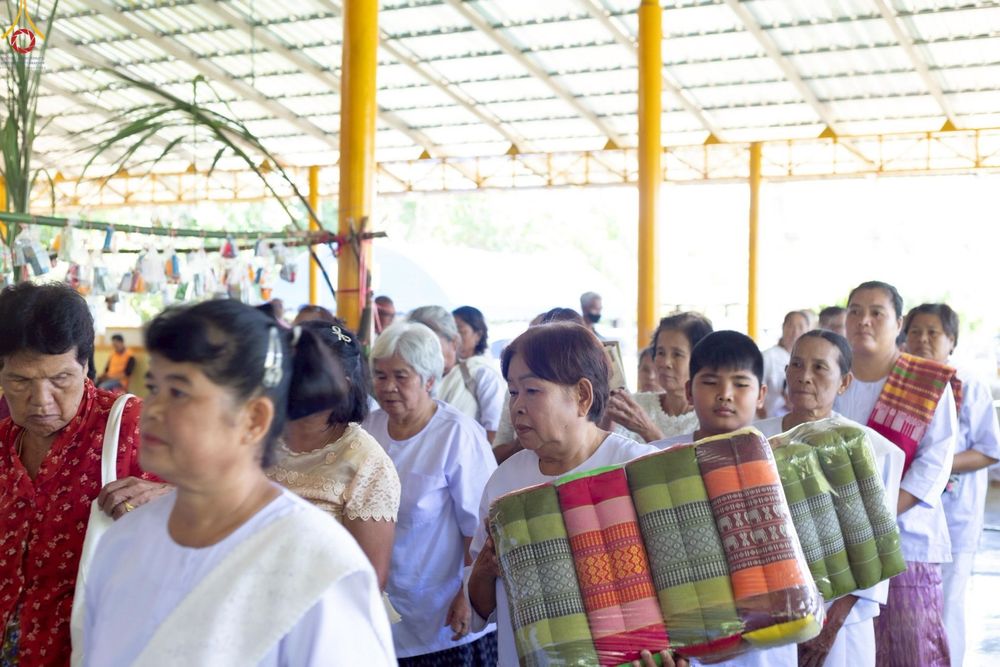 ภาพ No.250797:วันพุธที่ 8 ตุลาคม พ.ศ. 2568 พิธีทอดกฐินสามัคคีทั่วไทย 30,000 วัด โดยคณะศิษยานุศิษย์ บูชาธรรม 81 ปี หลวงพ่อธัมมชโย ณ ที่พักสงฆ์ป่ากลางแก้ว อ.เดชอุดม จ.อุบลราชธานี