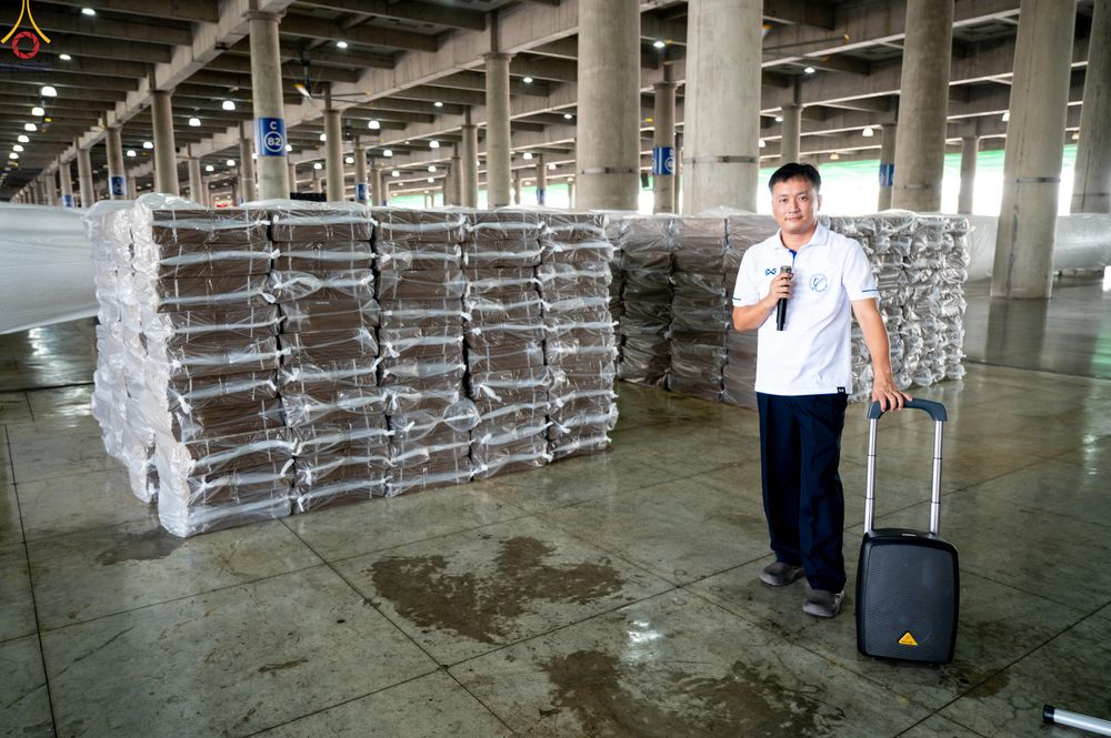 ภาพ No.322252:วันที่ 14 เมษายน พ.ศ.2569 การเตรียมแผ่นรองนั่ง เพื่องานถวายมหาสังฆทาน 40,000 กว่าวัดทั่วประเทศ วันคุ้มครองโลก 22 เมษายน พ.ศ.2569 วัดพระธรรมกาย