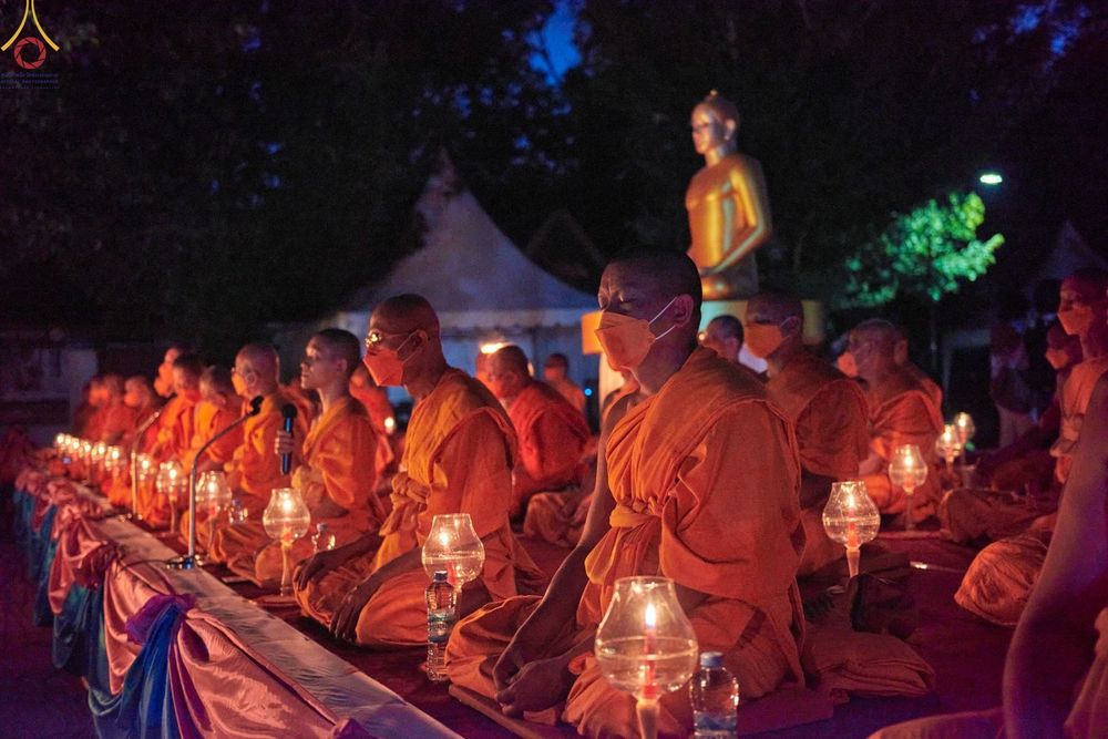ภาพ No.68228:พิธีจุดประทีปถวายเป็นพุทธบูชา ณ พระมหาเจดีย์บรมพุทโธ ประเทศอินโดนีเซีย วันที่ 17 ธันวาคม พ.ศ. 2565