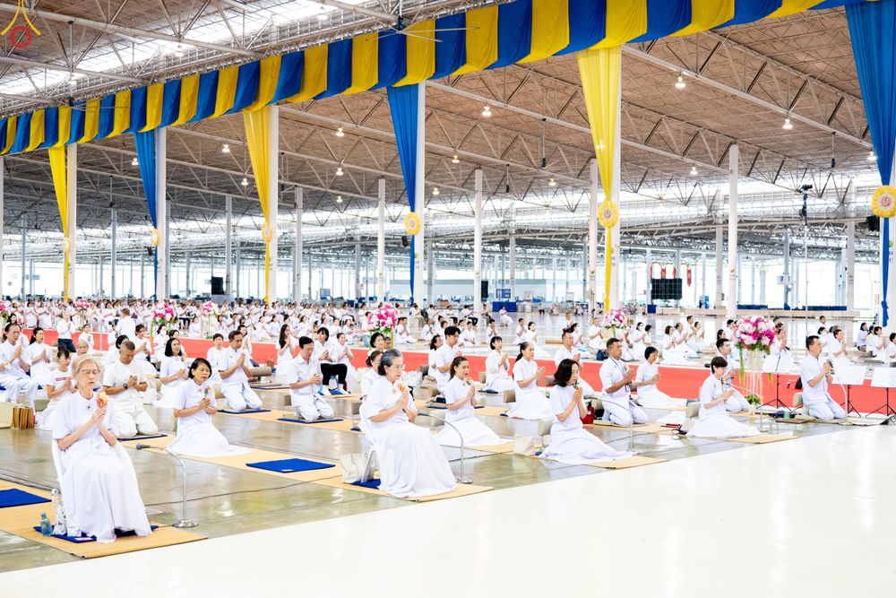 ภาพ No.342744:วันอาทิตย์ที่ 9 สิงหาคม พ.ศ.2569 พิธีจุดเทียนใจ ไฟนิรันดร์ อนันตชัย ณ รัตนบัลลังก์ วัดพระธรรมกาย