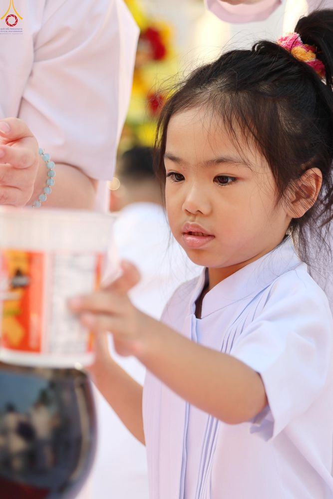 ภาพ No.297733:วันที่ 18 มกราคม พ.ศ. 2569 พิธีตักบาตรพระธรรมยาตรา ณ วัดโบสถ์บน ต.บางคูเวียง จ.นนทบุรี อนุสรณ์สถานลำดับที่ 4 สถานที่เกิดด้วยกายธรรม ในโครงการธรรมยาตรา กตัญญูบูชา มหาปูชนียาจารย์ พระมงคลเทพมุนี(สด จนฺทสโร) พระผู้ปราบมาร อนุสรณ์สถาน 7 แห่ง ปีที่ 14