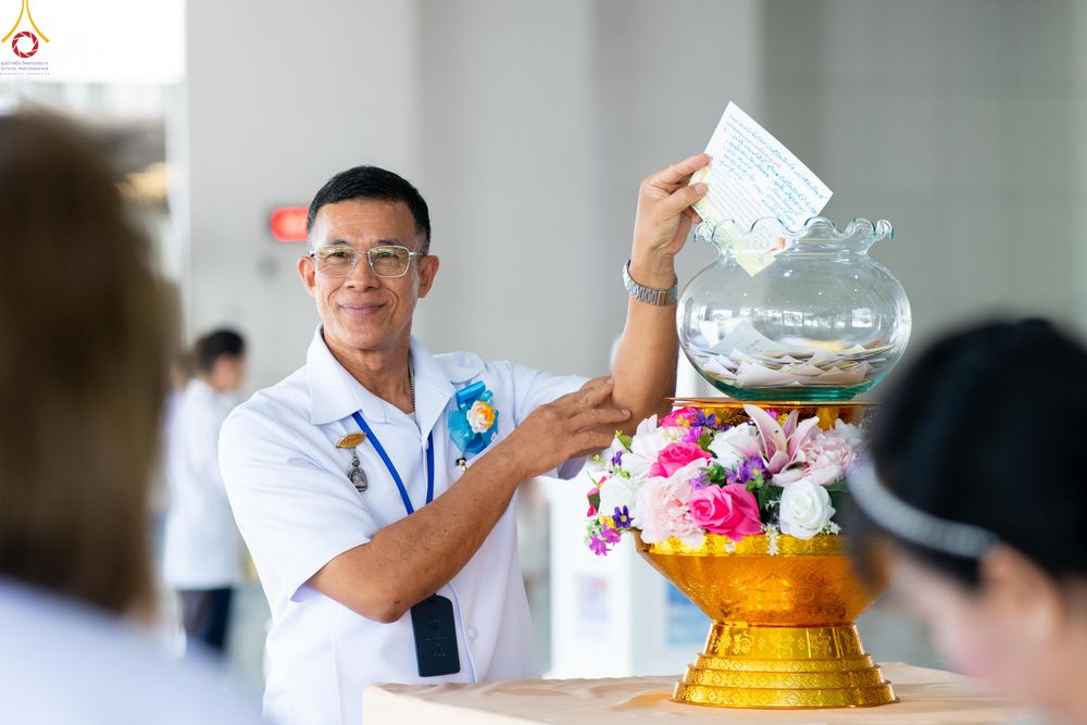 ภาพ No.343057:วันที่ 13 สิงหาคม พ.ศ.2569 พิธีบุพเปตพลี ครั้งที่ 186 ร่วมอุทิศส่วนกุศล แด่หมู่ญาติผู้ล่วงลับไปแล้ว และเป็นปัจจัยสนับสนุน การเผยแผ่พระพุทธศาสนา ณ หอฉันคุณยายอาจารย์ วัดพระธรรมกาย