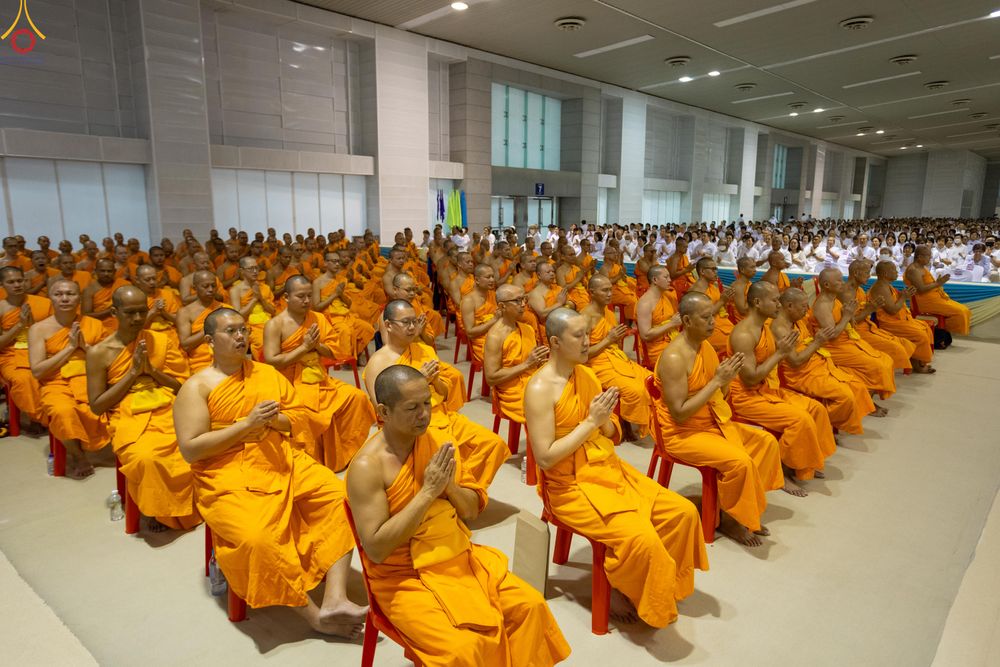 ภาพ No.337806:วันอาทิตย์ต้นเดือน 5 กรกฎาคม พ.ศ.2569 พิธีบูชาข้าวพระ ณ สภาธรรมกายสากล วัดพระธรรมกาย