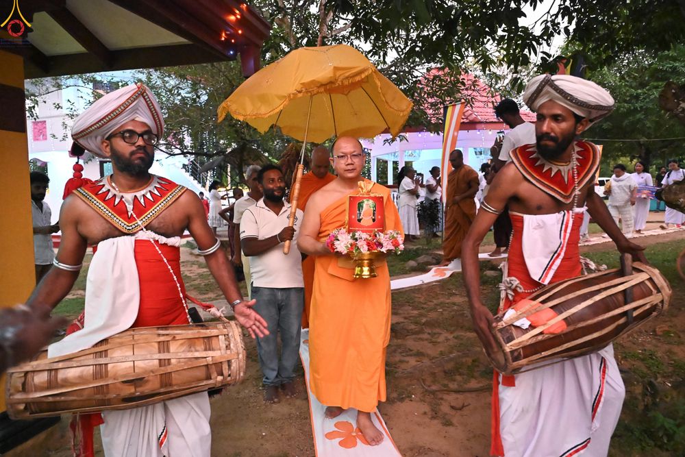 ภาพ No.278868:วันที่ 1 พฤศจิกายน  2568 กฐินสมทบวัดต่างประเทศ โดยคณะศิษยานุศิษย์ บูชาธรรม 81 ปี หลวงพ่อธัมมชโย กฐินช้างศรีลังกา  ณ วัดสุวรรณวิหาร เขตอาวิซาเวรี ประเทศศรีลังกา