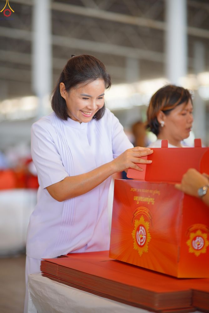 ภาพ No.320530:วันที่ 10 เมษายน พ.ศ.2569 การเตรียมกล่องไทยธรรม เพื่องานถวายมหาสังฆทาน 40,000 กว่าวัดทั่วประเทศ วันคุ้มครองโลก 22 เมษายน พ.ศ.2569 วัดพระธรรมกาย