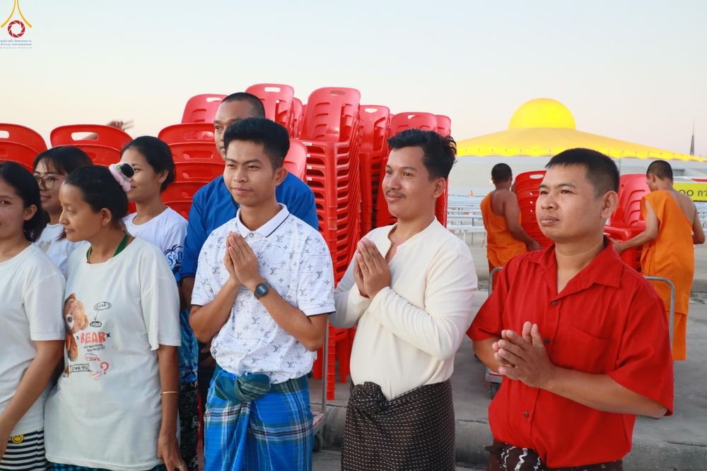 ภาพ No.322037:วันที่ 12 -13 เมษายน พ.ศ.2569 การเตรียมกล่องไทยธรรม + การขนย้ายเก้าอี้ เพื่องานถวายมหาสังฆทาน 40,000 กว่าวัดทั่วประเทศ วันคุ้มครองโลก 22 เมษายน พ.ศ.2569 วัดพระธรรมกาย