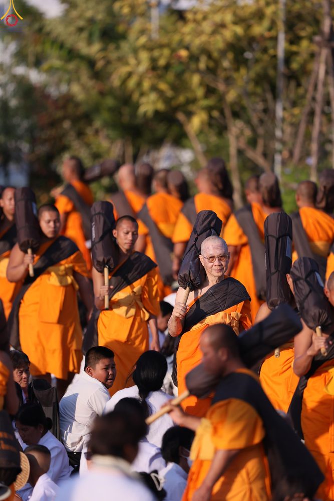 ภาพ No.293006:วันที่ 11 มกราคม พ.ศ. 2569 พิธีต้อนรับพระธรรมยาตรา ณ อนุสรณ์สถานลำดับที่ 3 (ภาพชุดที่ 2) สถานที่เกิดในเพศสมณะ วัดสองพี่น้อง อำเภอสองพี่น้อง จังหวัดสุพรรณบุรี ในโครงการธรรมยาตรา กตัญญูบูชา มหาปูชนียาจารย์ พระมงคลเทพมุนี(สด จนฺทสโร) พระผู้ปราบมาร อนุสรณ์สถ