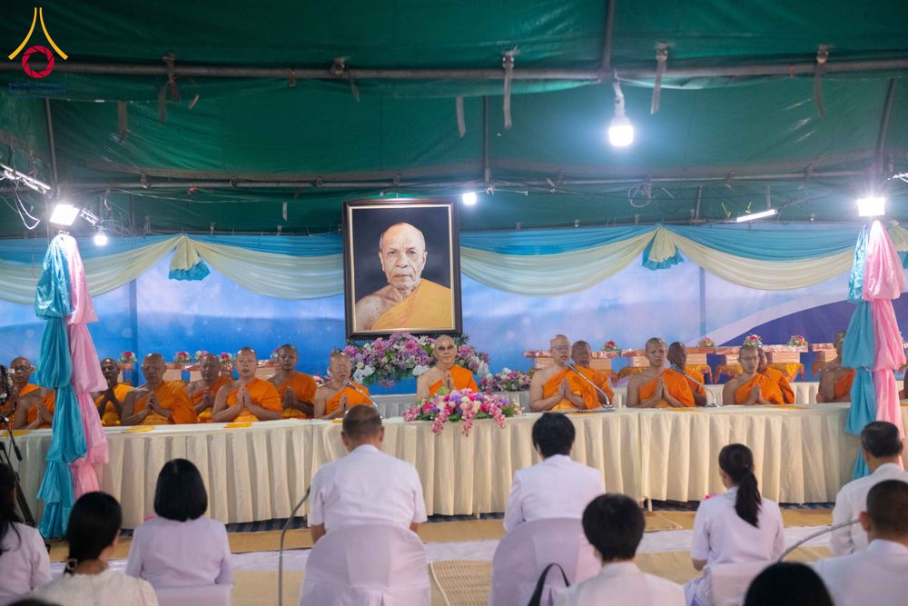 ภาพ No.297804:วันที่ 19 มกราคม พ.ศ. 2569 พิธีถวายภัตตาหารเป็นสังฆทาน แด่พระธรรมยาตรา ณ อนุสรณ์สถานบางปลา วัดบางปลา อำเภอบางเลน จังหวัดนครปฐม ในโครงการธรรมยาตรา กตัญญูบูชา มหาปูชนียาจารย์ พระมงคลเทพมุนี(สด จนฺทสโร) พระผู้ปราบมาร อนุสรณ์สถาน 7 แห่ง ปีที่ 14