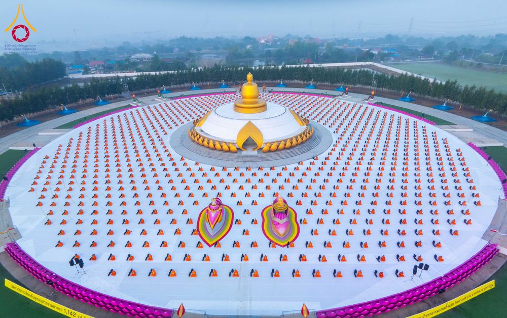 ภาพ No.299771:วันที่ 19 มกราคม พ.ศ.2569 พระธรรมยาตราปฏิบัติธรรมและถ่ายภาพหมู่ประวัติศาสตร์ ณ อนุสรณ์สถานลำดับที่ 5 สถานที่เผยแผ่วิชชาธรรมกายครั้งแรก  อนุสรณ์สถานบางปลาวัดบางปลา อ.บางเลน จ.นครปฐม ในโครงการธรรมยาตรา กตัญญูบูชา มหาปูชนียาจารย์ พระมงคลเทพมุนี(สด จนฺทสโร) 