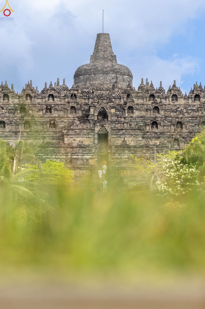 ภาพ No.330059:วันที่ 27-29 พฤษภาคม พ.ศ.2569 MBMI Tangerang (Majelis Agama Buddha Mahanikaya) ได้มีการเตรียมงานเพื่อจัดงานวิสาขบูชานานาชาติ  ชึ่งในงานจะมีการจุดประทีปโคมลาน โคมลอย กว่า 20,000 ดวง  เพื่อน้อมถวายเป็นพุทธบูชา และเพื่อเป็นการกระชับสัมพันธมิตรภาพ