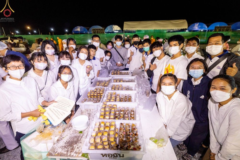 ภาพ No.74601:พิธีถวายภัตตาหารเป็นสังฆทาน แด่คณะพระธรรมยาตราฯ ในโครงการธรรมยาตรากตัญญูบูชา มหาปูชนียาจารย์ พระมงคลเทพมุนี(สด จนฺทสโร) พระผู้ปราบมาร อนุสรณ์สถาน 7 แห่ง ปีที่ 11 วันที่ 28 มกราคม พ.ศ. 2566