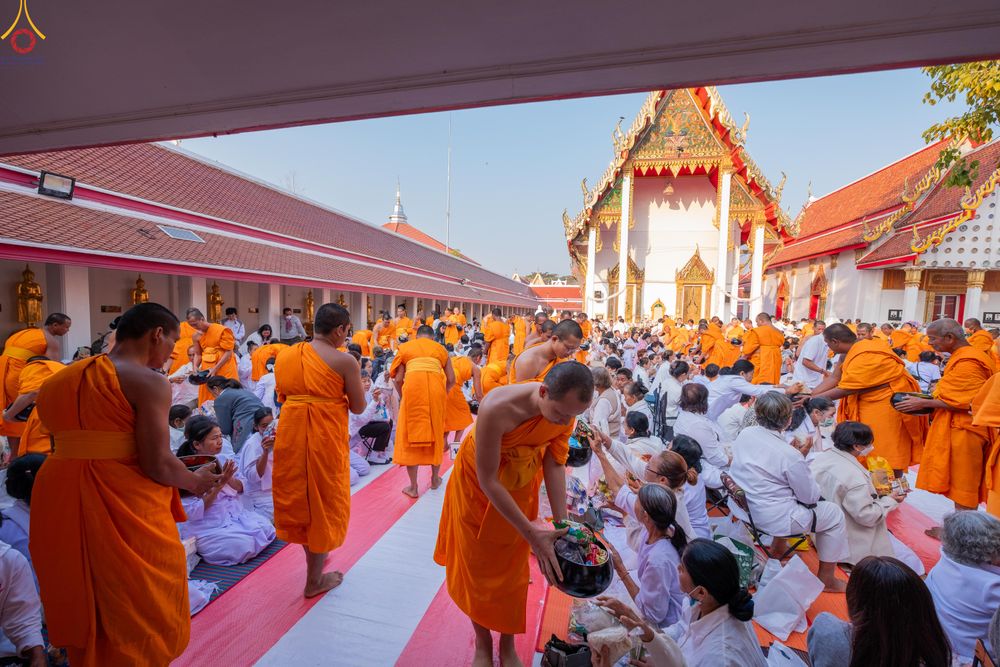 ภาพ No.294523:วันที่ 14 มกราคม พ.ศ. 2569 พิธีตักบาตรพระธรรมยาตรา ณ วัดสองพี่น้อง ต.ต้นตาล อ.สองพี่น้อง จ.สุพรรณบุรี ในโครงการธรรมยาตรา กตัญญูบูชา มหาปูชนียาจารย์ พระมงคลเทพมุนี(สด จนฺทสโร) พระผู้ปราบมาร อนุสรณ์สถาน 7 แห่ง ปีที่ 14