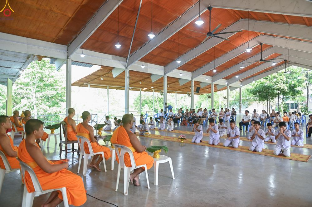 ภาพ No.317361:วันพุธที่ 1 เมษายน พ.ศ. 2569 พิธีตัดปอยผมยุวธรรมทายาท โครงการบรรพชาสามเณรฟื้นฟูพระพุทธศาสนา (ภาคฤดูร้อน) ปิดเทอมเติมธรรม ณ ศูนย์ปฏิบัติธรรมบุญประสาน จ.สระบุรี