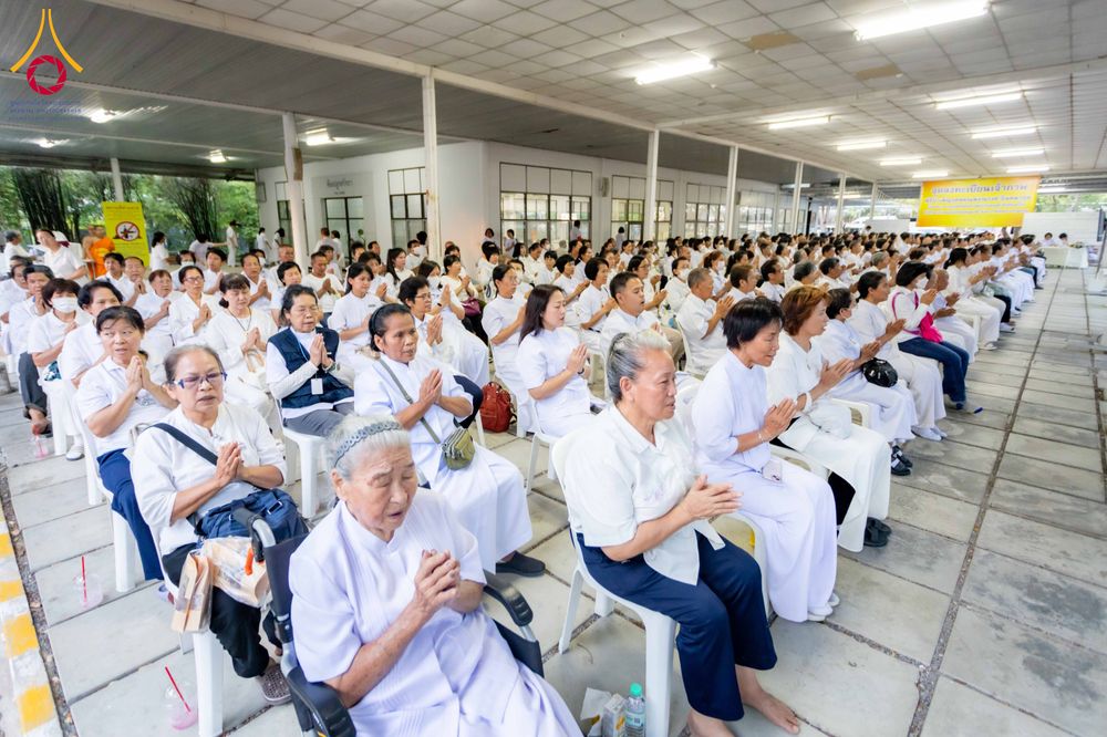 ภาพ No.316201:วันเสาร์ที่ 28 มีนาคม พ.ศ. 2569 พิธีบำเพ็ญกุศล คุณพ่อณรงค์ จินตมากุล  สิริอายุ 99 ปี 11 เดือน โยมบิดา พระครูปลัดรัตนวีรวัฒน์ (รังสฤษดิ์ อิทฺธิจินตโก) ที่ปรึกษาเจ้าคณะจังหวัดปทุมธานี เจ้าอาวาสวัดพระธรรมกาย  ณ ห้องปลูกศรัทธา 2 วัดพระธรรมกาย ปทุมธานี