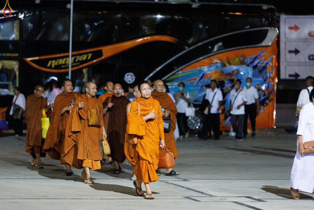 ภาพ No.323426:วันที่ 22 เมษายน พ.ศ.2569(วันคุ้มครองโลก) งานถวายมหาสังฆทาน 40,000 กว่าวัดทั่วประเทศ การเดินทางเข้าวัด , การต้อนรับปฏิสันถารพระสังฆาธิการ  ,  การจัดเตรียมภัตตาหาร , การลงทะเบียน