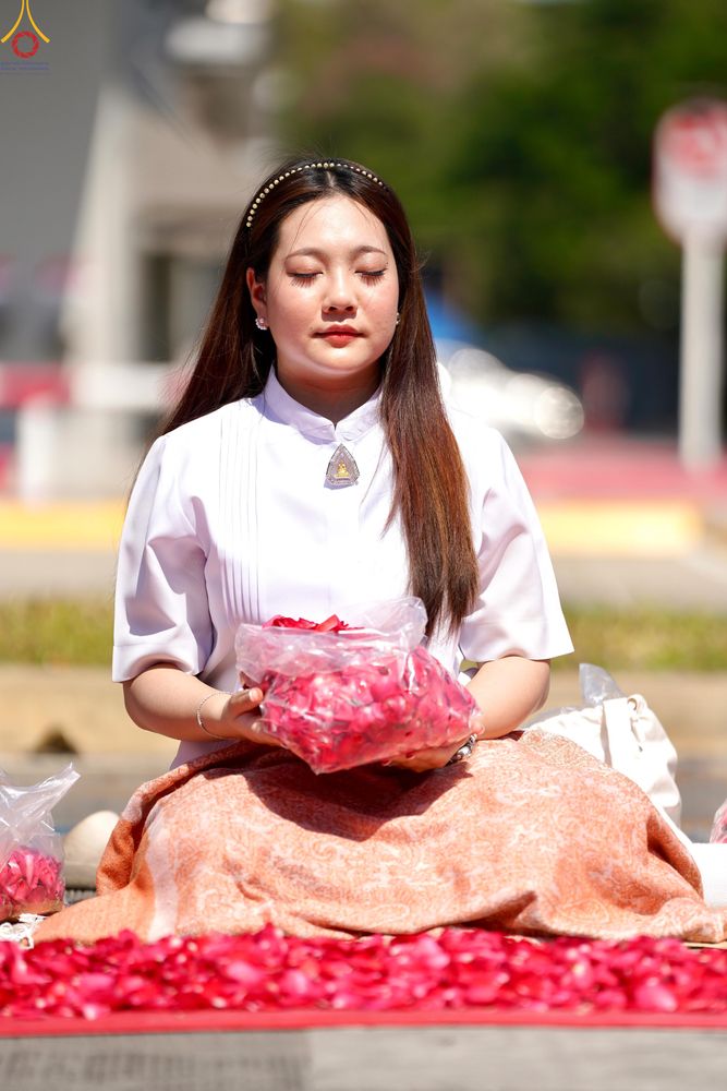 ภาพ No.304159:วันที่ 25 มกราคม พ.ศ. 2569 พิธีต้อนรับพระธรรมยาตรา  รร.สามัคคีราษฏร์บำรุง-วัดพระธรรมกาย ในโครงการธรรมยาตรา กตัญญูบูชา มหาปูชนียาจารย์ พระมงคลเทพมุนี(สด จนฺทสโร) พระผู้ปราบมาร อนุสรณ์สถาน 7 แห่ง ปีที่ 14