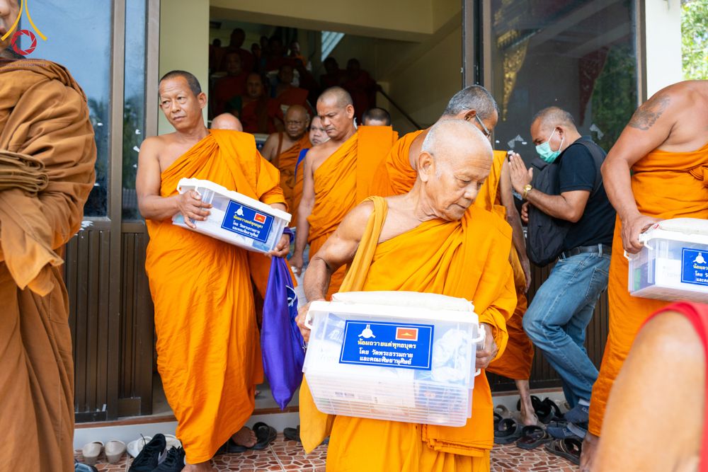 ภาพ No.311110:วันพฤหัสบดีที่ 26 กุมภาพันธ์ พ.ศ. 2569 พิธีถวายสังฆทานแด่คณะสงฆ์ 323 วัด ปีที่ 22 ครั้งที่ 182 พิธีมอบกองทุนหนุนแรงใจช่วยครูใต้ ปีที่ 19 ครั้งที่ 145 และพิธีทำบุญอุทิศส่วนกุศลให้ผู้วายชนม์