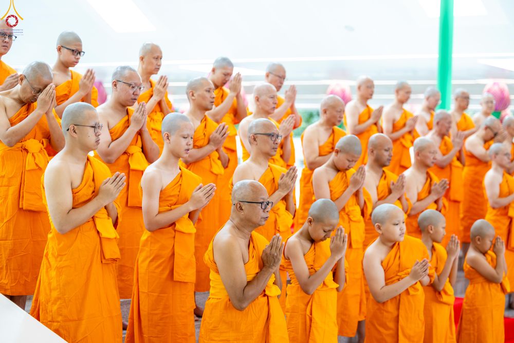 ภาพ No.338865:วันที่ 11 กรกฎาคม พศ.2569 พิธีบรรพชาอุปสมบท โครงการอุปสมบทหมู่ธรรมทายาทนานาชาติ  IDOP รุ่นที่ 21 (ภาษาจีน)  จากประเทศจีน มาเลเซีย สิงคโปร์ และไต้หวัน , โครงการบรรพชาสามเณรโรงเรียนนานาชาติ รุ่นที่ 15