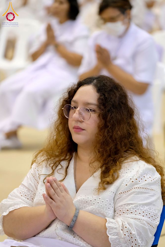 ภาพ No.284951:วันอาทิตย์ที่ 14 ธันวาคม พ.ศ.2568  พิธีปฏิบัติธรรม พิธีถวายภัตตาหารเป็นสังฆทาน พิธีมอบต้นสมบัติจักรพรรดิ ถวายแด่เจ้าอาวาสและประธานสงฆ์ 236 ศูนย์ส่งเสริมศีลธรรมทั่วโลก ณ สภาธรรมกายสากล วัดพระธรรมกาย