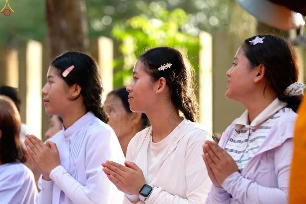 ภาพ No.287848:วันที่ 3 มกราคม พ.ศ. 2569 พิธีต้อนรับพระธรรมยาตรา ครั้งที่ 2 (ภาพชุดที่ 2) ในโครงการธรรมยาตรา กตัญญูบูชา มหาปูชนียาจารย์ พระมงคลเทพมุนี(สด จนฺทสโร) พระผู้ปราบมาร อนุสรณ์สถาน 7 แห่ง ปีที่ 14 ณ อนุสรณ์สถานมหาวิหารพระมงคลเทพมุนี (โลตัสแลนด์) อ.สองพี่น้อง จ.