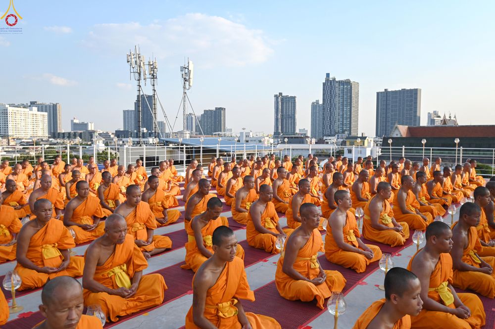 ภาพ No.302788:วันที่ 24 มกราคม พ.ศ. 2569 พิธีจุดประทีปธรรมถวายเป็นพุทธบูชา  และบูชาธรรมมหาปูชนียาจารย์  ณ อาคารธรรมยาตรา กตัญญูบูชามหาปูชนียาจารย์  ตรงข้ามวัดปากน้ำภาษีเจริญ จ.กรุงเทพมหานคร ในโครงการธรรมยาตรา กตัญญูบูชา มหาปูชนียาจารย์ พระมงคลเทพมุนี(สด จนฺทสโร) พระผู