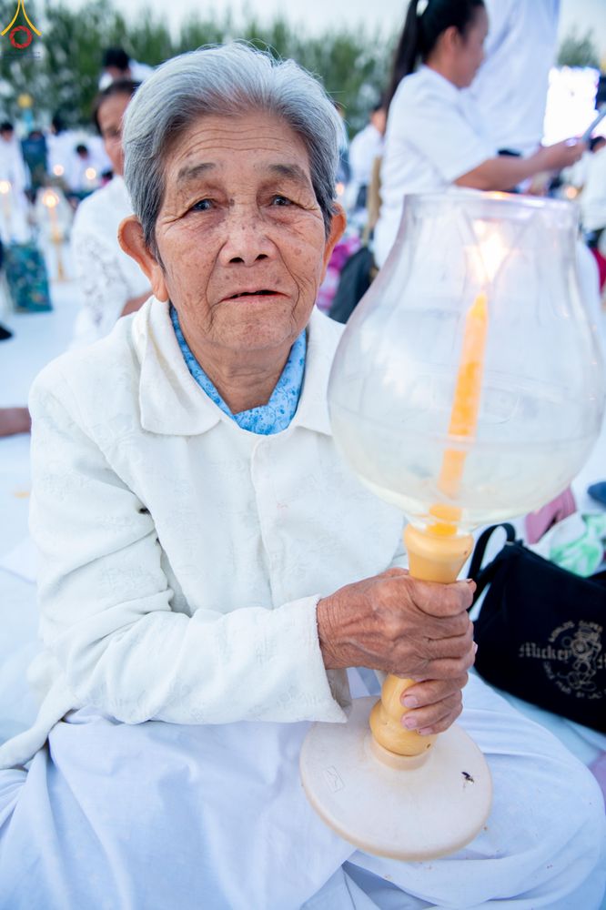 ภาพ No.302192:วันที่ 23 มกราคม พ.ศ. 2569 พิธีจุดประทีปธรรมถวายเป็นพุทธบูชา (ภาพชุดที่ 2) และบูชาธรรมมหาปูชนียาจารย์  ณ อนุสรณ์สถานลำดับที่ 5 สถานที่เผยแผ่วิชชาธรรมกายครั้งแรก อนุสรณ์สถานบางปลา วัดบางปลา อำเภอบางเลน จังหวัดนครปฐม ในโครงการธรรมยาตรา กตัญญูบูชา มหาปูชนีย