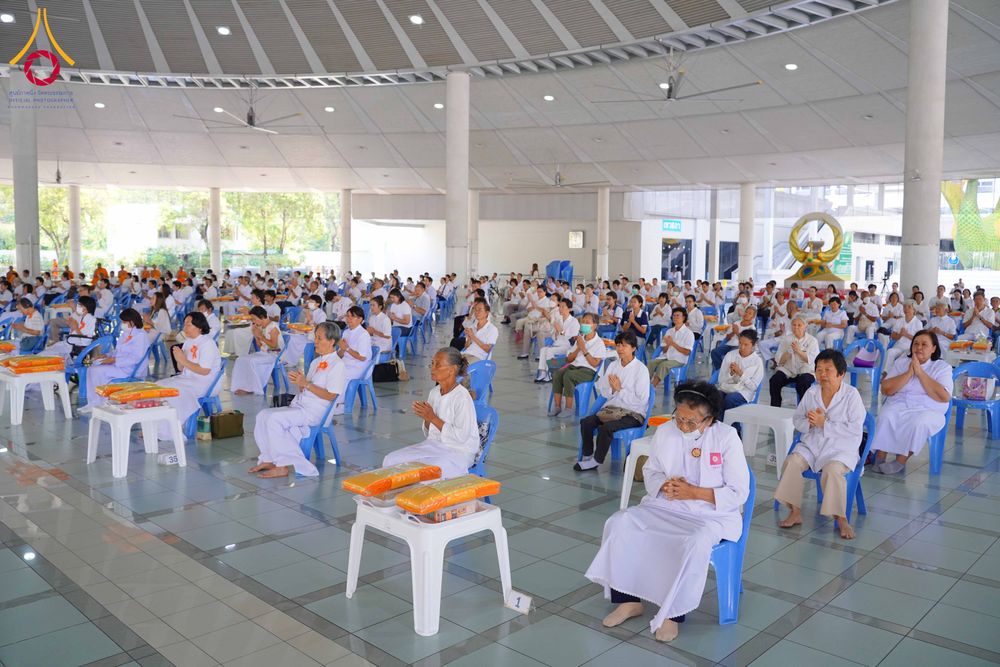 ภาพ No.320669:วันที่ 11 เมษายน พ.ศ.2569 พิธีถวายภัตตาหารเมนูสวรรค์ เพื่อการบรรลุธรรม ณ หอฉันคุณยายอาจารย์ฯ วัดพระธรรมกาย