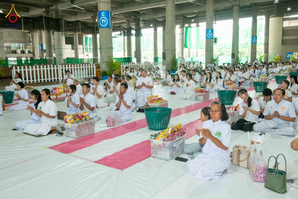 ภาพ No.342916:วันอาทิตย์ที่ 9 สิงหาคม พ.ศ.2569 พิธีตักบาตรฉลองพระใหม่ โครงการบรรพชาและอุปสมบทหมู่ รุ่นเข้าพรรษา ณ มหารัตนวิหาคด คอร์ 26 วัดพระธรรมกาย