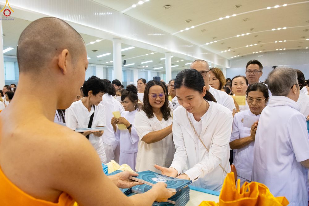 ภาพ No.281121:วันที่ 21 ธันวาคม พ.ศ.2568 พิธีมุทิตาหลวงพ่อทัตตชีโว ณ ห้องแก้วสารพัดนึก วัดพระธรรมกาย