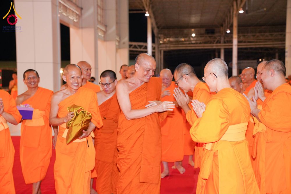 ภาพ No.316722:วันอาทิตย์ที่ 29 มีนาคม พ.ศ. 2569 พิธีทอดผ้าบังสุกุลและพิธีชำระร่าง โยมพ่อณรงค์ จินตมากุล  สิริอายุ 99 ปี 11 เดือน โยมบิดา พระครูปลัดรัตนวีรวัฒน์ (รังสฤษดิ์ อิทฺธิจินตโก) ที่ปรึกษาเจ้าคณะจังหวัดปทุมธานี เจ้าอาวาสวัดพระธรรมกาย  ณ ฌาปนสถานชั่วคราว ทางเข้า 