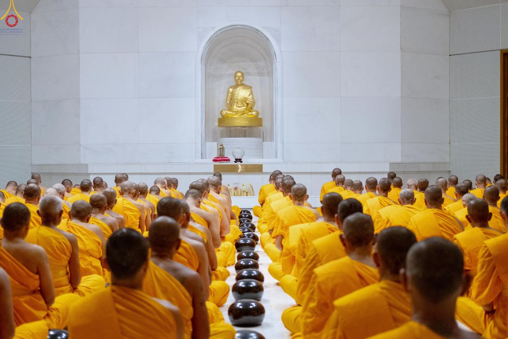 ภาพ No.289162:วันที่ 7 มกราคม พ.ศ. 2569 พิธีตักบาตรพระธรรมยาตรา ณ อนุสรณ์สถานลำดับที่ 1 สถานที่เกิดด้วยรูปกายเนื้อ อนุสรณ์สถานมหาวิหารพระมงคลเทพมุนี (โลตัสแลนด์) อ.สองพี่น้อง จ.สุพรรณบุรี ในโครงการธรรมยาตรา กตัญญูบูชา มหาปูชนียาจารย์ พระมงคลเทพมุนี(สด จนฺทสโร) พระผู้ป