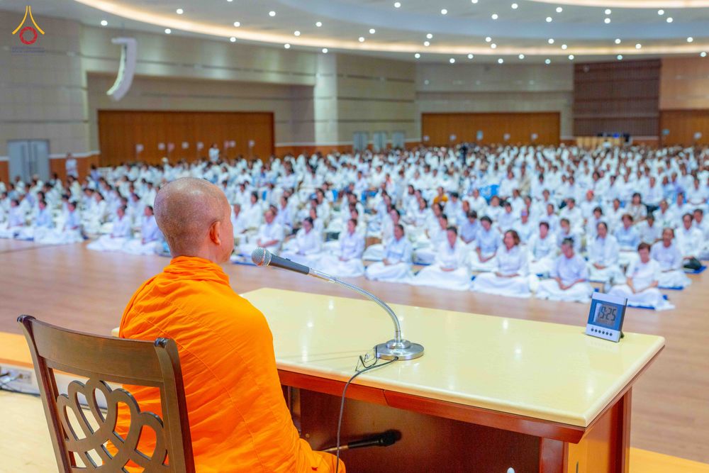 ภาพ No.344352:วันที่ 21-23 สิงหาคม พ.ศ. 2569 สัมมนารวมใจผู้นำบุญ บูชาธรรม 82 ปี หลวงพ่อธัมมชโย รุ่นที่ 1 กฐินสามัคคีทั่วไทย 30,000 วัด โครงการอุปสมบทบูชาธรรมมหาปูชนียาจารย์ 3,000 รูป  ณ ศูนย์ปฏิบัติธรรมเวิล์ดพีช วัลเล่ย์ จ.นครราชสีมา