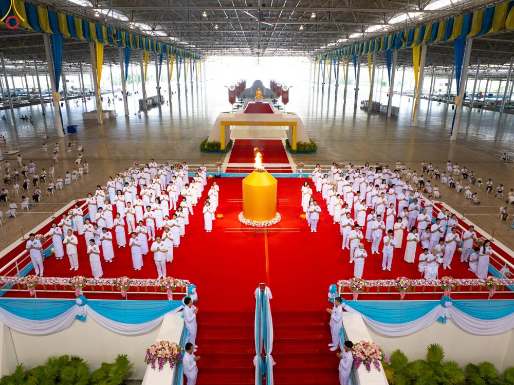 ภาพ No.286292:วันอาทิตย์ที่ 13 กรกฎาคม พ.ศ.2568 พิธีปฎิบัติธรรม และพิธีจุดเทียนใจ ไฟนิรันดร์ อนันตชัย ณ สภาธรรมกายสากล วัดพระธรรมกาย