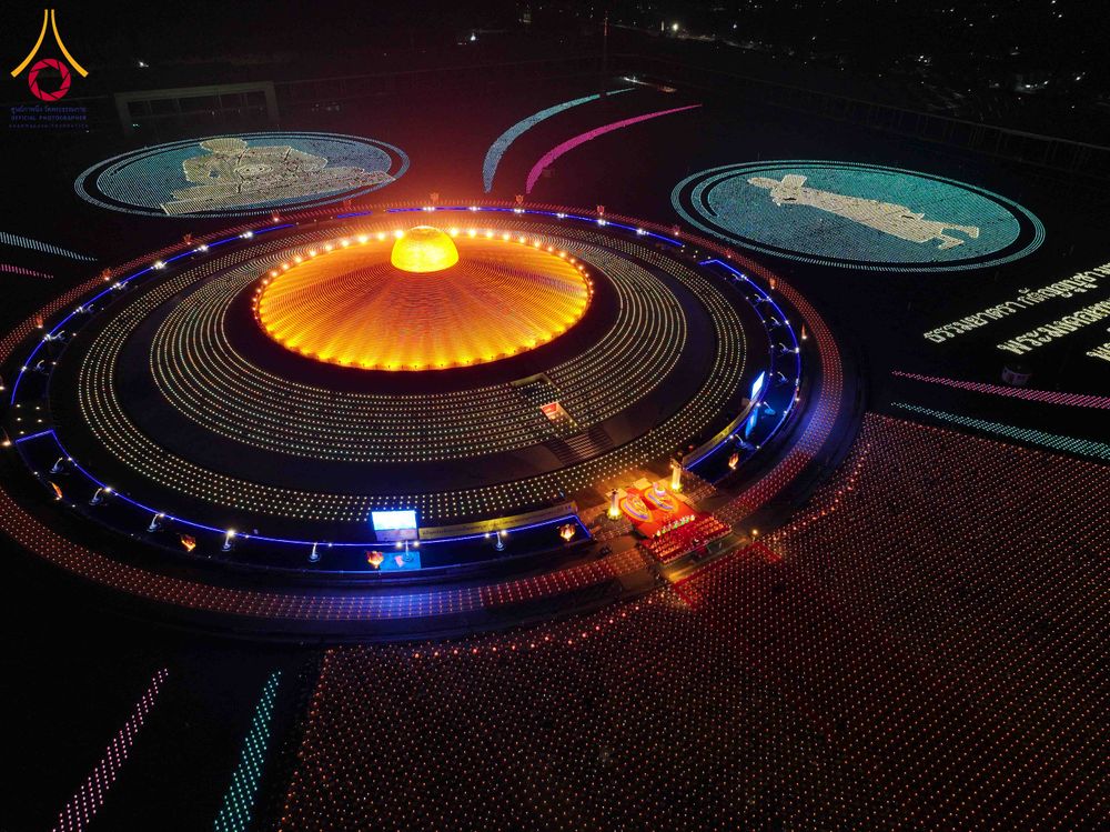 ภาพ No.307148:วันที่ 31 มกราคม พ.ศ. 2569  พิธีจุดประทีปธรรมถวายเป็นพุทธบูชา  และบูชาธรรมมหาปูชนียาจารย์ (ภาพชุดที่ 1) ณ วัดพระธรรมกาย ปทุมธานี ในโครงการธรรมยาตรา กตัญญูบูชา มหาปูชนียาจารย์ พระมงคลเทพมุนี(สด จนฺทสโร) พระผู้ปราบมาร อนุสรณ์สถาน 7 แห่ง ปีที่ 14