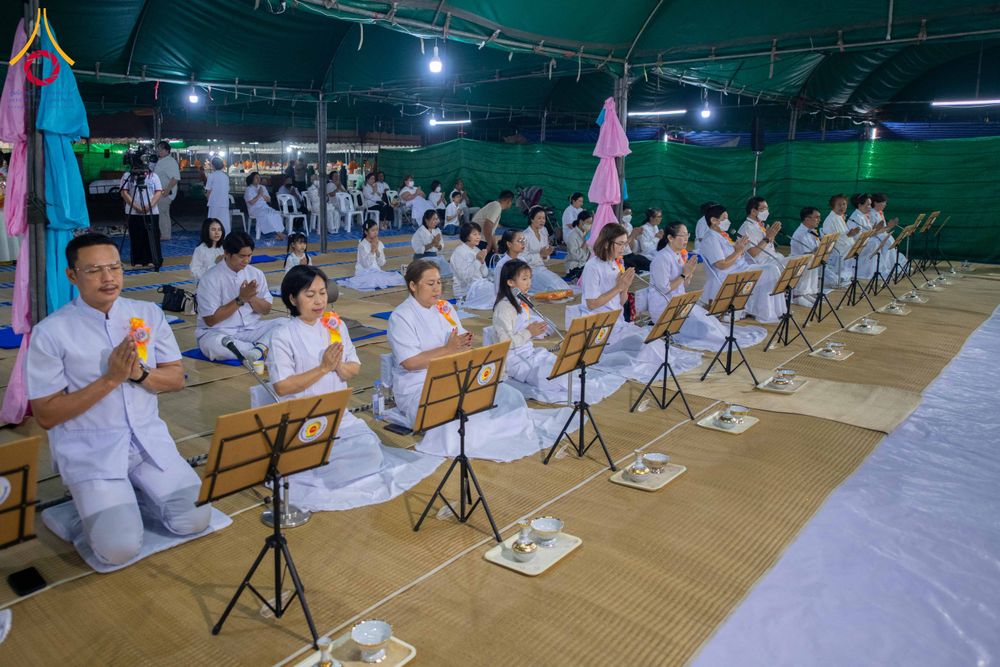 ภาพ No.300206:วันที่ 22 มกราคม พ.ศ. 2569 พิธีถวายภัตตาหารเป็นสังฆทาน แด่พระธรรมยาตรา ณ อนุสรณ์สถานบางปลา วัดบางปลา อำเภอบางเลน จังหวัดนครปฐม ในโครงการธรรมยาตรา กตัญญูบูชา มหาปูชนียาจารย์ พระมงคลเทพมุนี(สด จนฺทสโร) พระผู้ปราบมาร อนุสรณ์สถาน 7 แห่ง ปีที่ 14