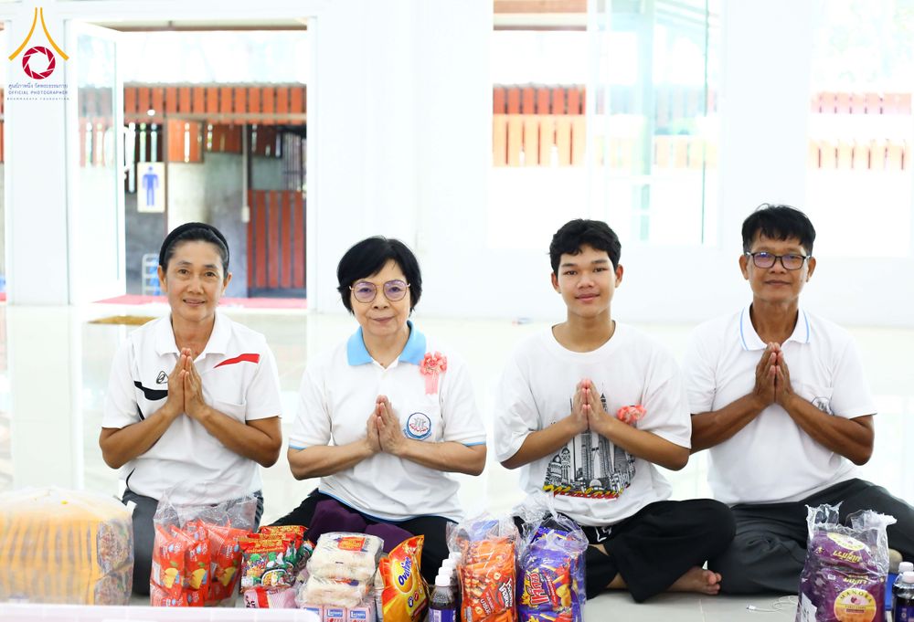 ภาพ No.320914:วันเสาร์ที่ 11 เมษายน พ.ศ.2569 พิธีตักบาตรฉลองสามเณรใหม่ ณ ศูนย์อบรมเยาวชนนครปฐม