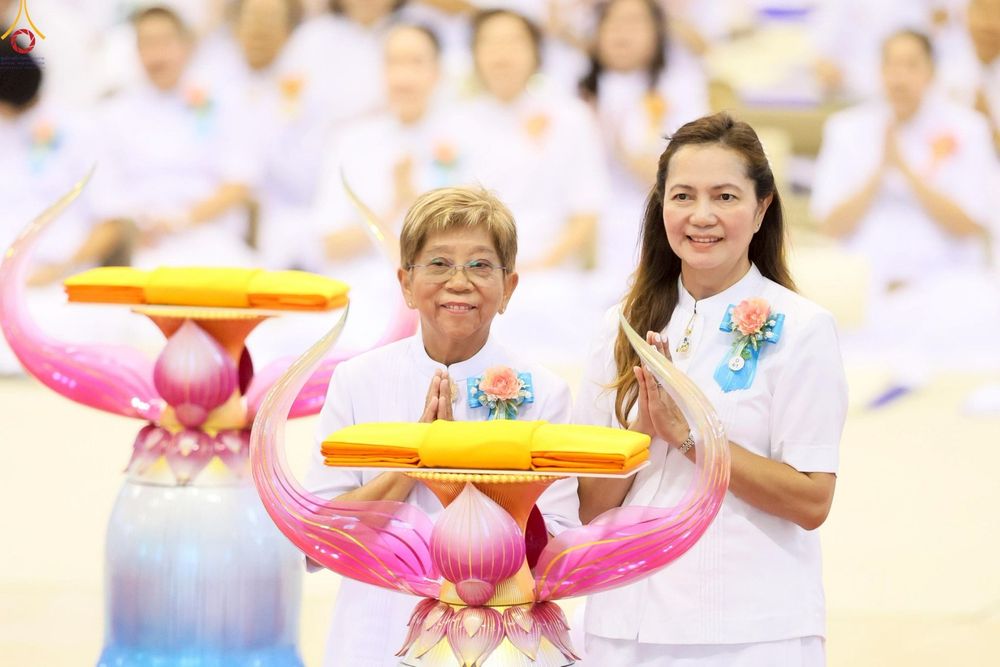 ภาพ No.251718:วันที่ 10 ตุลาคม พ.ศ. 2568 พิธีทอดผ้าป่าสมทบกฐินวัดพระธรรมกาย และสมทบกฐิน 30,000 กว่าวัดทั่วประเทศ ครั้งที่ 3 ณ สภาธรรมกายสากล วัดพระธรรมกาย