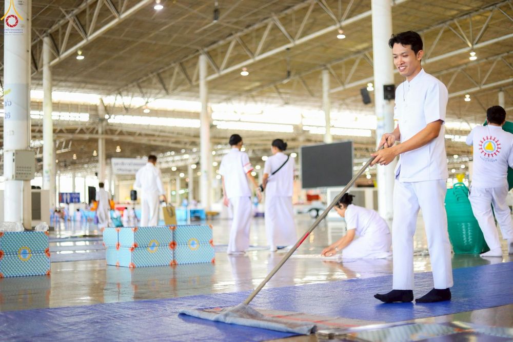 ภาพ No.240558:วันพุธที่ 27 สิงหาคม พ.ศ. 2568 พิธีตักบาตร ในวันธรรมชัย ณ วัดพระธรรมกาย จ.ปทุมธานี