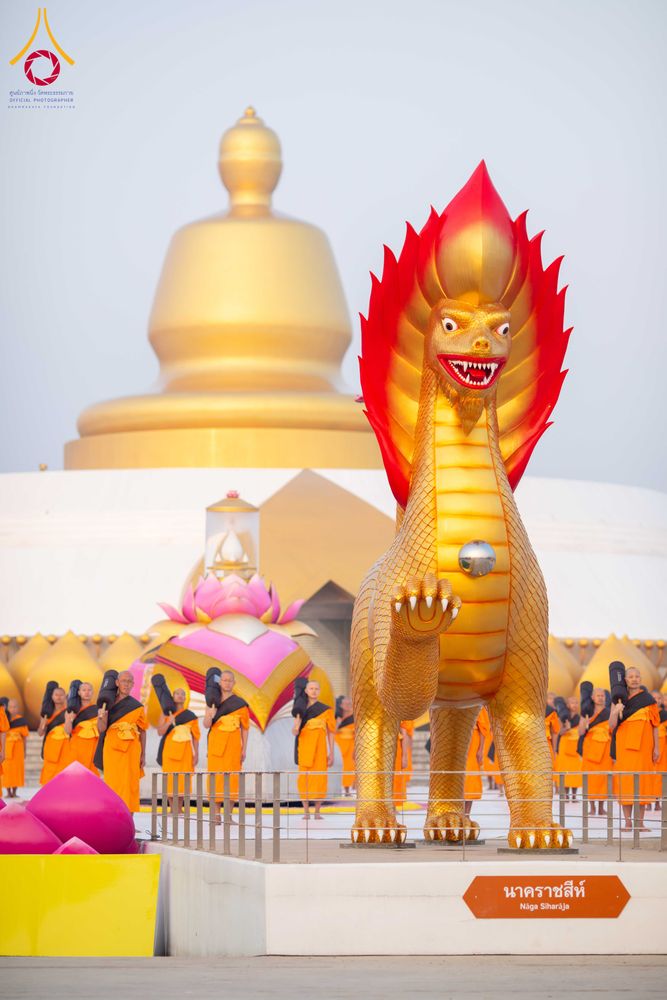 ภาพ No.299844:วันที่ 19 มกราคม พ.ศ.2569 พระธรรมยาตราปฏิบัติธรรมและถ่ายภาพหมู่ประวัติศาสตร์ ณ อนุสรณ์สถานลำดับที่ 5 สถานที่เผยแผ่วิชชาธรรมกายครั้งแรก  อนุสรณ์สถานบางปลาวัดบางปลา อ.บางเลน จ.นครปฐม ในโครงการธรรมยาตรา กตัญญูบูชา มหาปูชนียาจารย์ พระมงคลเทพมุนี(สด จนฺทสโร) 