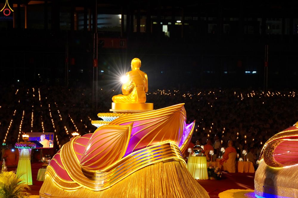 ภาพ No.308053:วันที่ 31 มกราคม พ.ศ. 2569 พิธีจุดประทีปธรรมถวายเป็นพุทธบูชา  และบูชาธรรมมหาปูชนียาจารย์ (ภาพชุดที่ 3) ณ วัดพระธรรมกาย ปทุมธานี ในโครงการธรรมยาตรา กตัญญูบูชา มหาปูชนียาจารย์ พระมงคลเทพมุนี(สด จนฺทสโร) พระผู้ปราบมาร อนุสรณ์สถาน 7 แห่ง ปีที่ 14