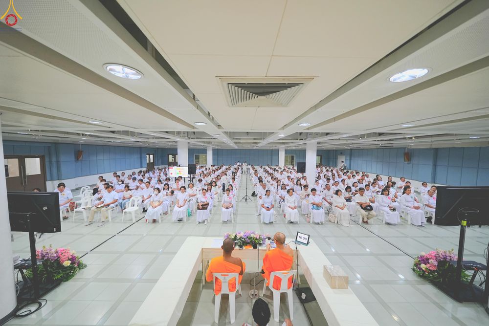 ภาพ No.319254:วันที่ 5 เมษายน พ.ศ.2569 ประชุมทีมงานลงทะเบียนพระสังฆาธิการ เพื่อพิธีถวายมหาสังฆทาน 40,000 กว่าวัดทั่วประเทศ จัดโดย กองต้อนรับพระกัลยาณมิตร วัดพระธรรมกาย