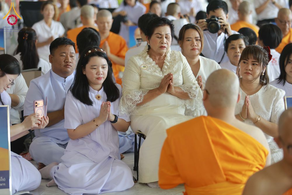 ภาพ No.321439:วันเสาร์ที่ 11 เมษายน พ.ศ.2569 พิธีขอบรรพชา พิธีขอสรณคมณ์และศีล, พิธีถวายบาตร พิธีอุปสมบท โครงการอุปสมบทหมู่ บูชาธรรมหลวงพ่อธัมมชโย พ.ศ.2569 โครงการอุปสมบทหมู่ธรรมทายาท ระดับอุดมศึกษา รุ่น 53 (ภาคฤดูร้อน) ณ วัดพระธรรมกาย ปทุมธานี