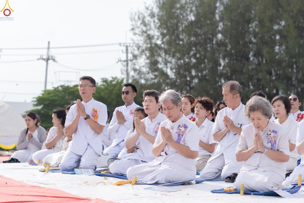 ภาพ No.331446:วันที่ 31 พฤษภาคม พ.ศ.2569 พิธีทอดผ้าป่าและตอกเสาเข็มมงคลต้นแรก องค์พระเจดีย์เพื่อสร้างสันติภาพโลก  ณ ธุดงคสถานพัฒนานิคม จังหวัดลพบุรี