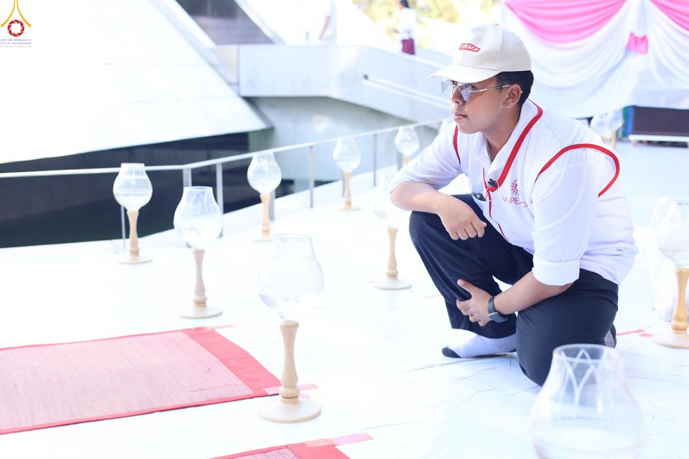 ภาพ No.301401:ภาพเบื้องหลังอาสาสมัครรวมใจ ชุดที่ 4 ในโครงการธรรมยาตรา กตัญญูบูชา มหาปูชนียาจารย์ พระมงคลเทพมุนี(สด จนฺทสโร) พระผู้ปราบมาร อนุสรณ์สถาน 7 แห่ง ปีที่ 14